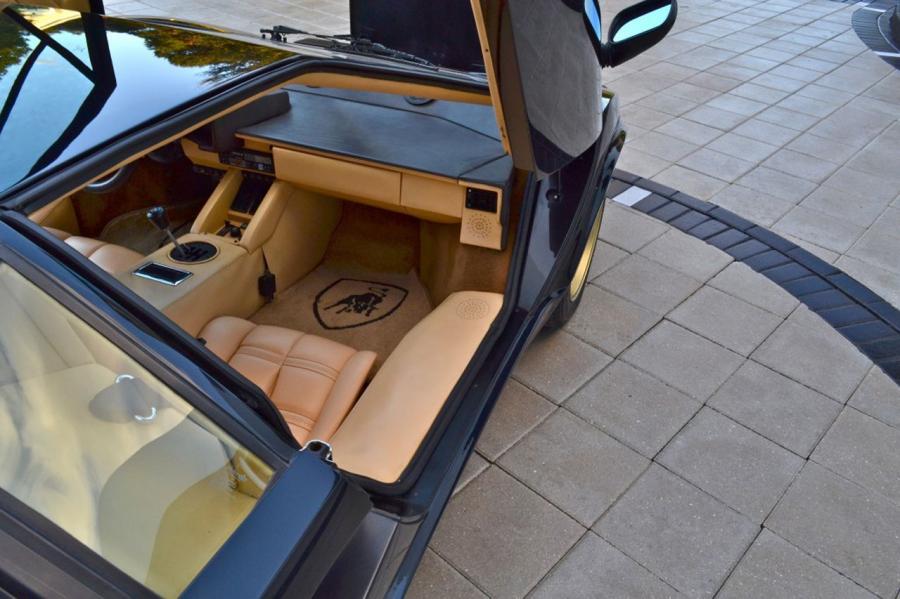  Lamborghini Countach 5000 QV 1987 года  (фото 33 из 63)